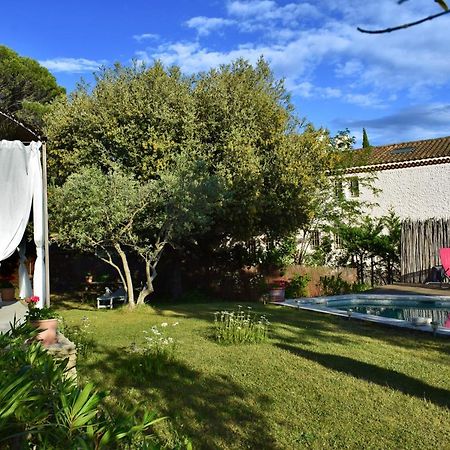 Hotel Saba Cabrières-dʼAvignon Exterior foto